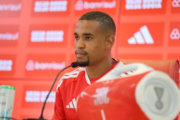 Inter tem novo centroavante, Alerrandro chega e veste a 9