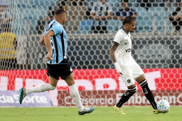 Grêmio goleia o Botafogo para alegria de Luís Castro