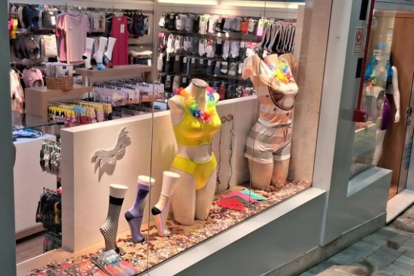 Folia pra que | Carnaval é dia útil no comércio caxiense