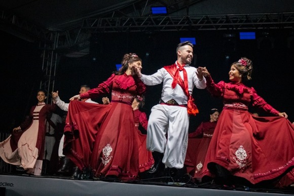 Conheça as atrações gratuitas que animam a Festa da Uva 2026