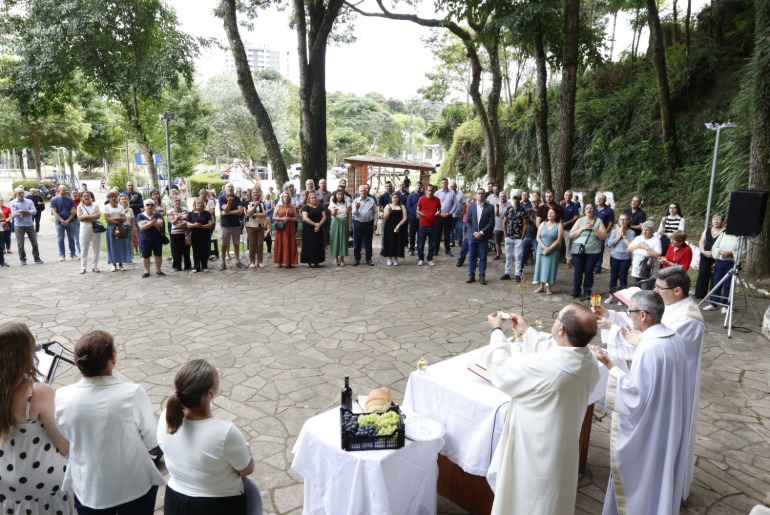 Vinícola Aurora faz 95 anos com homenagem na Praça do Borgo