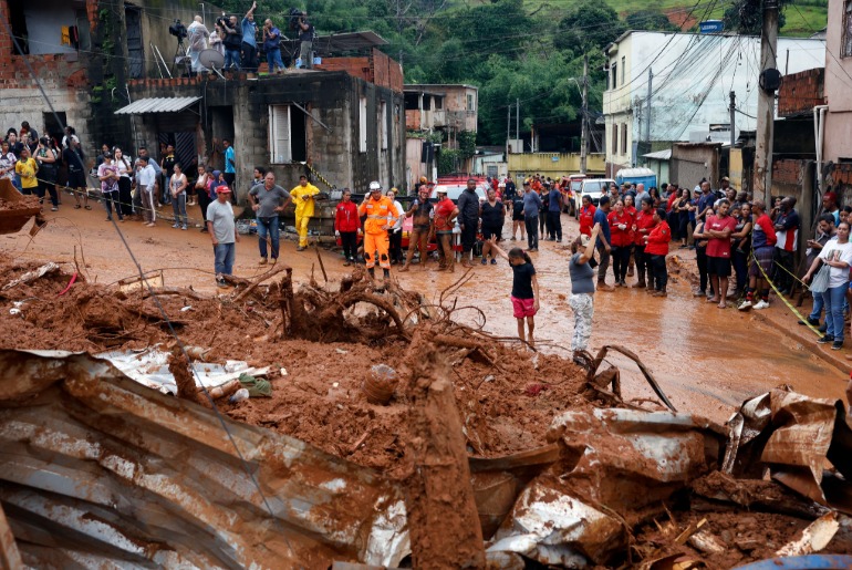 Colégios de diversos estados em campanha por Juiz de Fora/MG
