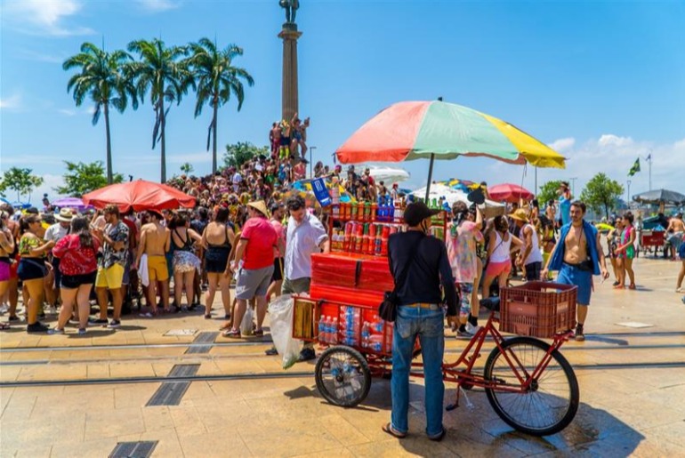 Renda extra é estratégia para pagamento de dívidas