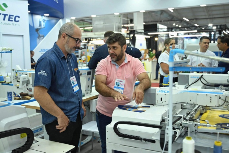 49ª Fimec inicia destacando inovações no setor de calçados