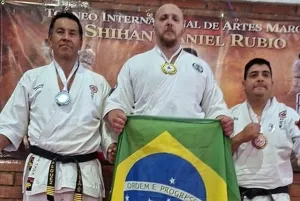 Atleta de Caxias do Sul conquista título de karatê no Chile