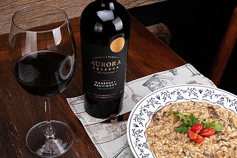  Aurora é reconhecida com maior vinícola brasileira