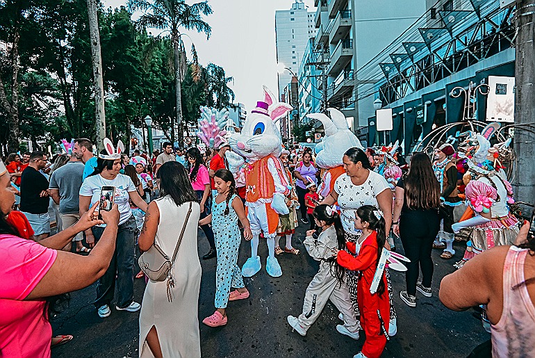 20 mil pessoas prestigiam a 3ª Páscoa no centro da cidade
