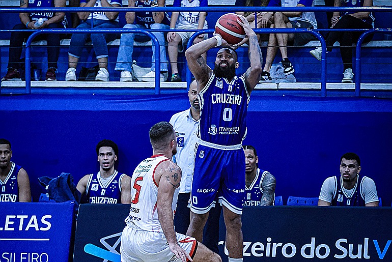 Caxias do Sul Basquete vence jogo importante em Minas Gerais