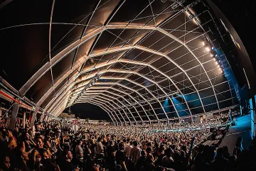 FLY 51 é inaugurada com show de Zé Neto & Cristiano em PoA