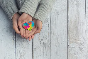 Autismo atinge 2,4 milhões no Brasil e exige cuidado 