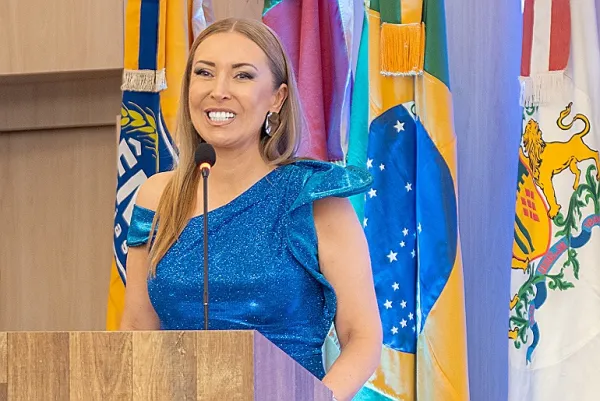 Márcia Costa assume presidência do Sindilojas Caxias 