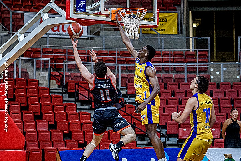 Caxias do Sul Basquete vence Fortaleza Basquete Cearense 