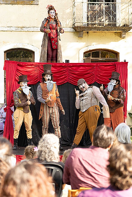 Circulação do espetáculo “O Cavaleiro e o Dragão do Tempo”