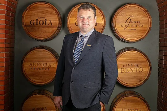 Tiago Fronza Frare é eleito presidente da Vinícola Aurora