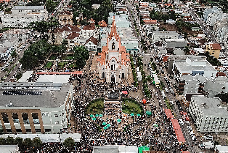Festival do Grostoli reúne 80 mil pessoas em Garibaldi
