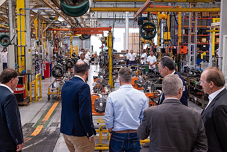 Suspensys inaugura fábrica e mantém contrato com a Mercedes