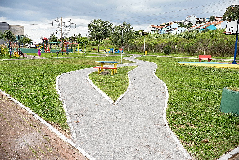 Prefeitura revitaliza Praça Nayr Novelo Balbinot