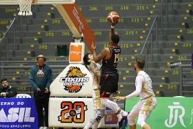 Caxias do Sul Basquete vence o Brasilia e garante jogo 4