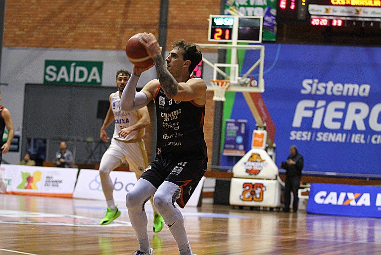 Caxias do Sul Basquete vence o Brasilia e garante jogo 4
