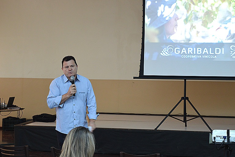 Garibaldi Tech e produtores debatem manejo sustentável