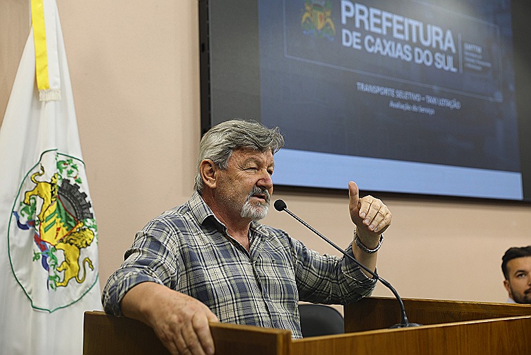 “Serviço de Táxi-lotação não vai acabar”, afirma Elói Frizzo
