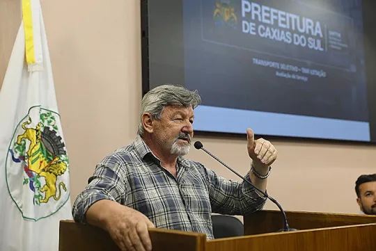 “Serviço de Táxi-lotação não vai acabar”, afirma Elói Frizzo
