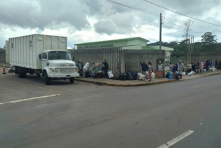 Troca Solidária ocorre neste sábado (09/05).