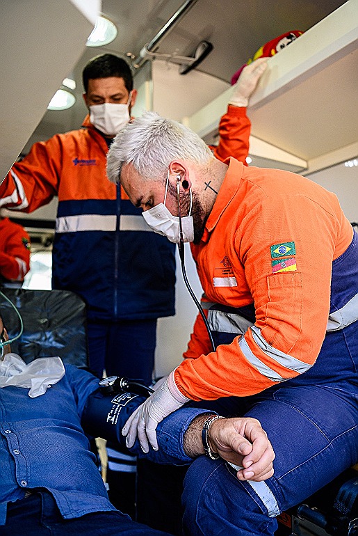 Atendimento da CSG salva motorista infartando em rodovia