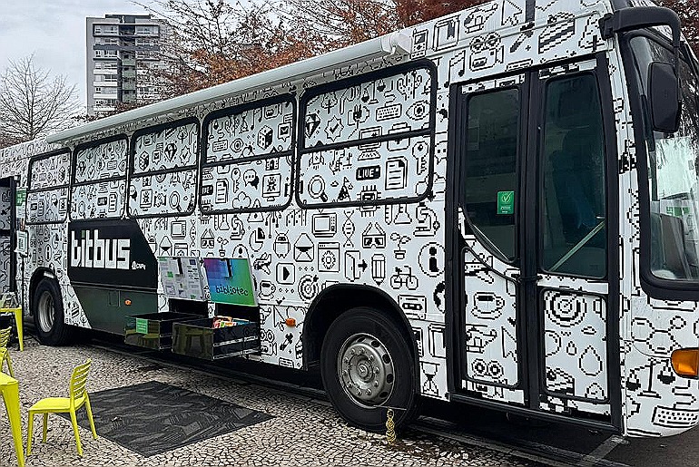 Ônibus que narra a história da computação na Serra Gaúcha