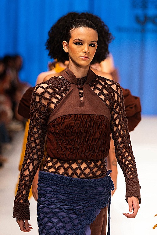 Coleção autoral abre desfile da 48ª Maratona da Moda da UCS