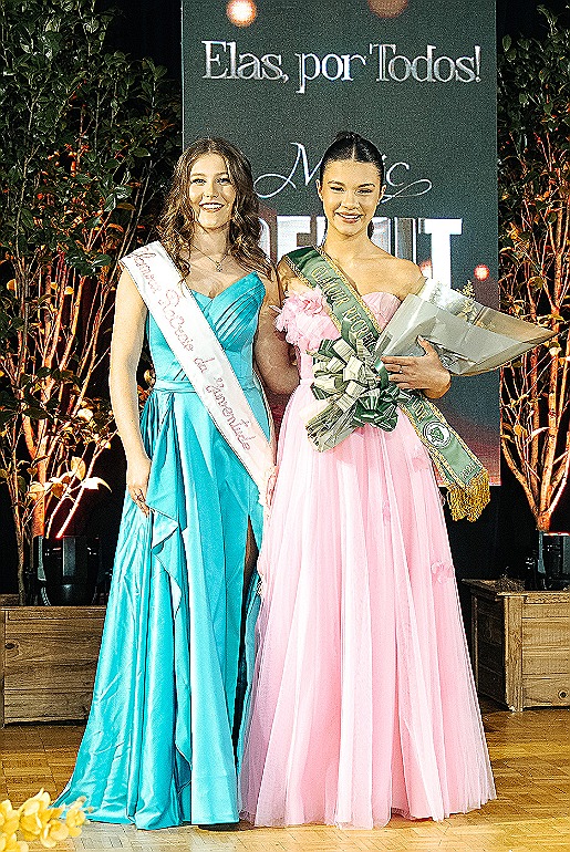 Debutantes brilham na passarela em noite de solidariedade