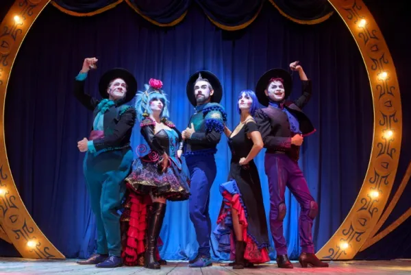 THE OPERA LOCOS