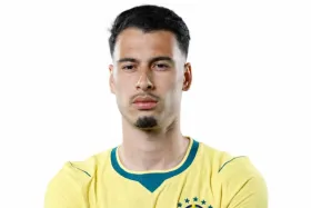 Brasil passa pelo primeiro mata e domingo luta para seguir