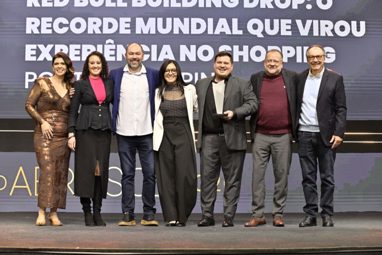 Pontal Shopping conquista prata com dois troféus