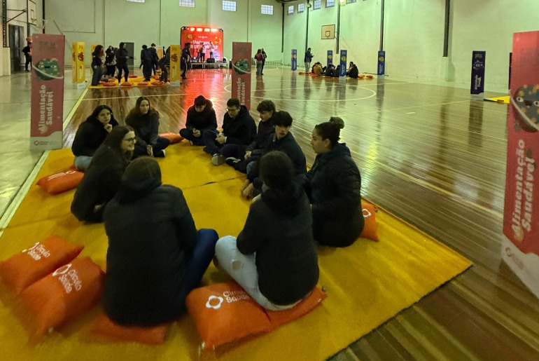 “Circulando nas Escolas” promove reflexões em Gramado