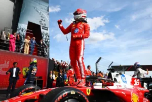 Com decisão polêmica no final, Leclerc desencanta e volta a vencer no GP da Grã-Bretanha 