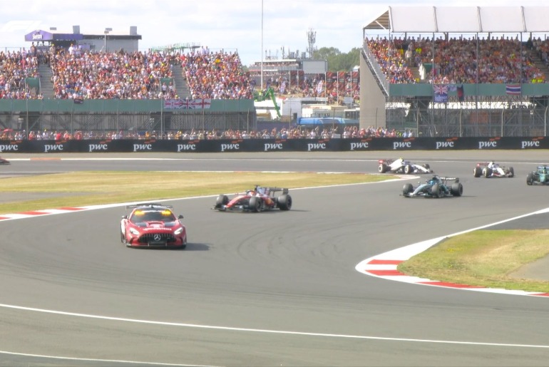 Com decisão polêmica no final, Leclerc desencanta e volta a vencer no GP da Grã-Bretanha
