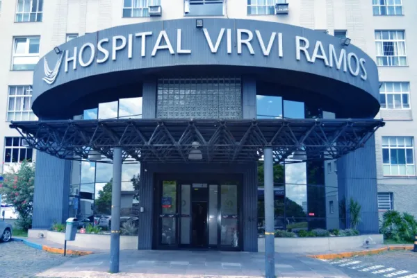 Hospital Virvi Ramos recebe Exposição Elyr: Onde a Arte floresceu