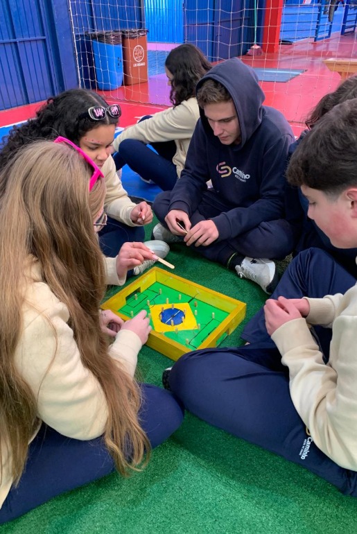 Campeonato de Dedobol na Rede Caminho trabalha a Copa do Mundo de forma pedagógica