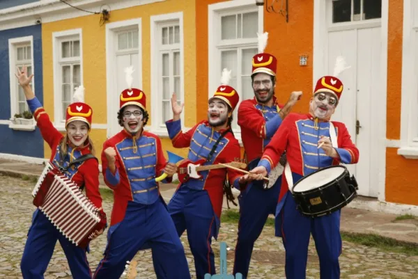 Orquestra de Brinquedos está de volta a Porto Alegre com sessão especial no Teatro Simões Lopes Neto