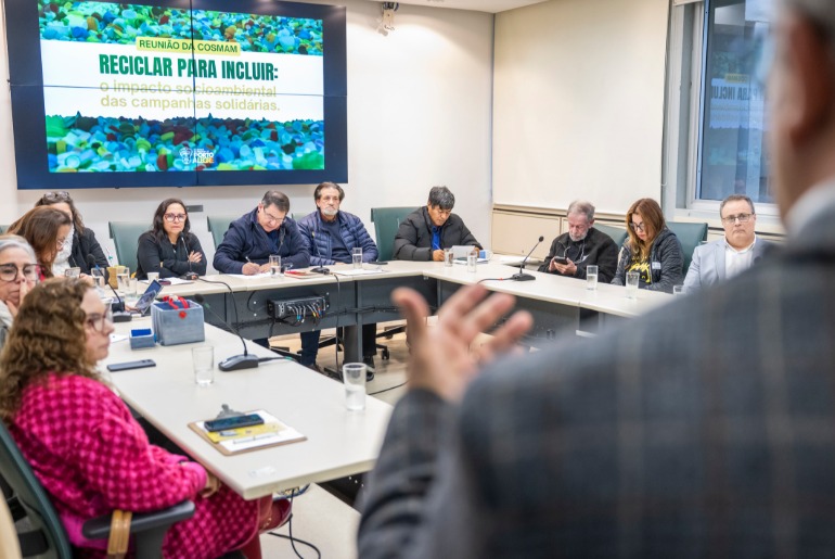 Trajetória do Tampinha Legal é destaque em debate sobre reciclagem e inclusão social na Câmara de Porto Alegre