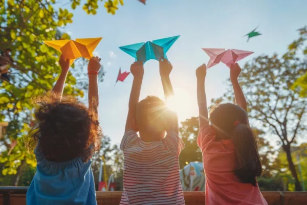 Férias de julho: Como pais que trabalham podem gerenciar o tempo das crianças em casa