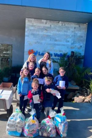 Estudantes da Caminho Rede de Ensino levam muito amor e carinho para idosos de Caxias do Sul