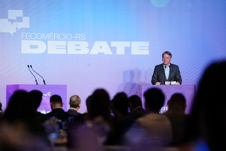 Fecomércio-RS reúne pré-candidatos ao Senado em debate sobre desenvolvimento econômico do Estado