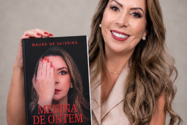Maura de Oliveira relança