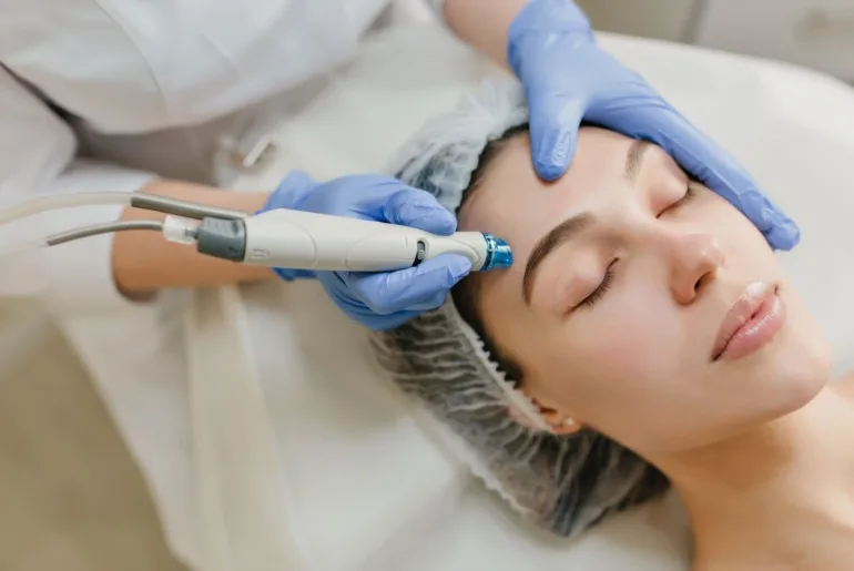 Busca por rejuvenescimento cresce no Brasil, que realizou mais de 3 milhões de procedimentos não cirúrgicos 