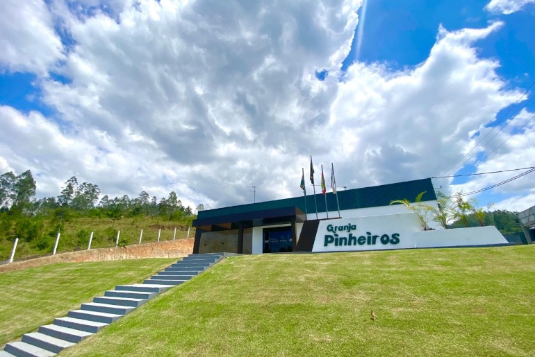 Granja da Serra Gaúcha adquire unidade de recria e acelera plano de crescimento na avicultura