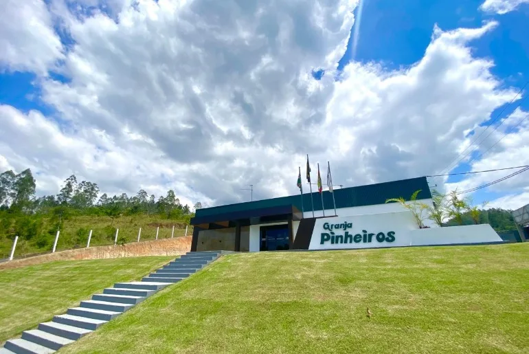 Granja da Serra Gaúcha adquire unidade de recria e acelera plano de crescimento na avicultura