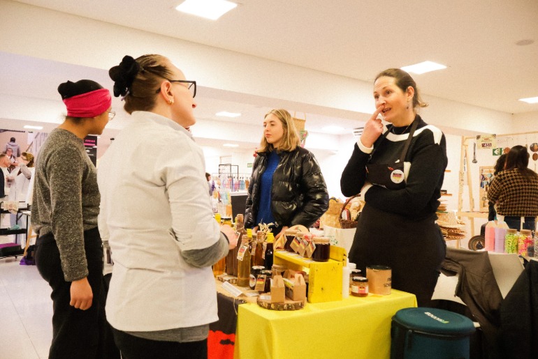 Na véspera do Dia dos Pais, Feira Bêrga movimenta terceiro andar do Prataviera Shopping, em Caxias do Sul