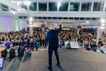 Sapiranga Summit abre programação com inovação, networking e experiências em oito palcos